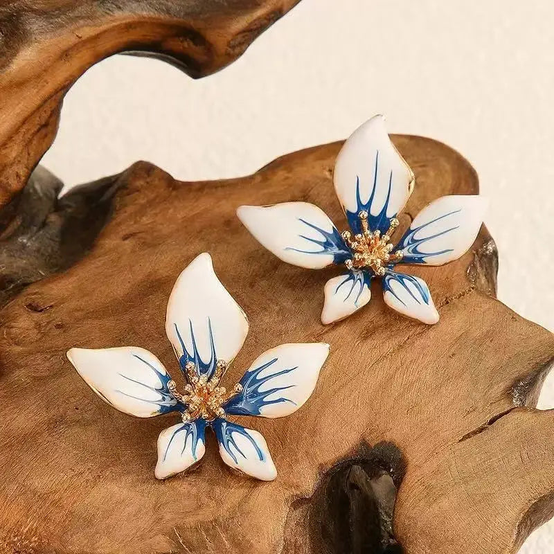 1 paire de nouvelles boucles d'oreilles en forme de fleur pour femmes, design rétro élégant, bijoux tendance, boucles d'oreilles pour femmes, à porter au quotidien
