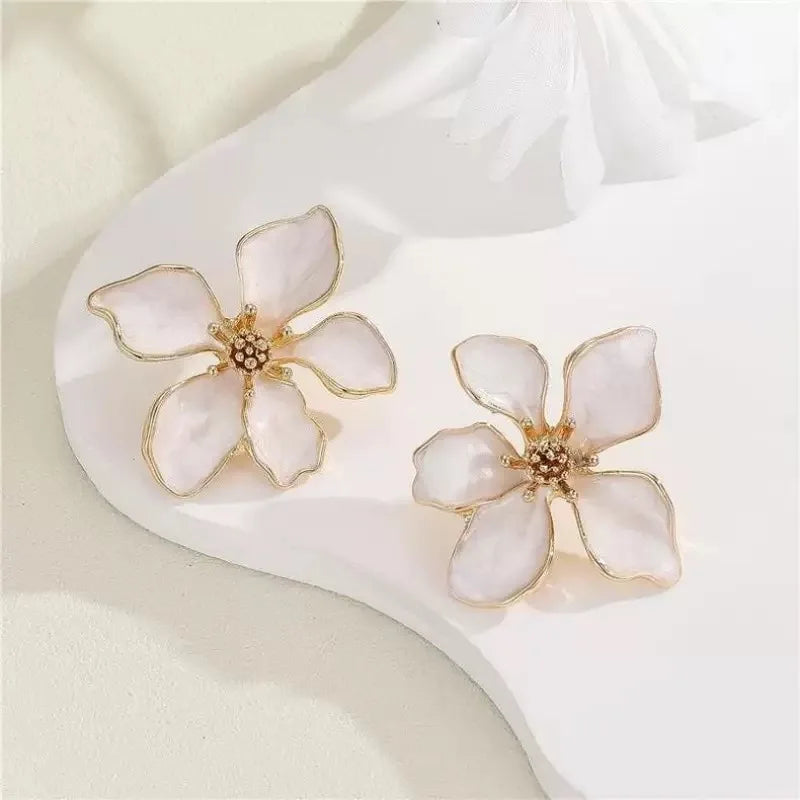 1 paire de nouvelles boucles d'oreilles en forme de fleur pour femmes, design rétro élégant, bijoux tendance, boucles d'oreilles pour femmes, à porter au quotidien